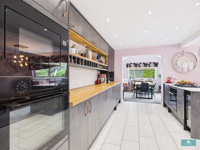 Property photo 3 of 29 Photo 12