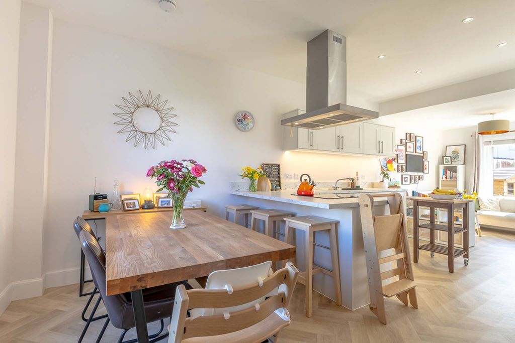 Property photo 3 of 34