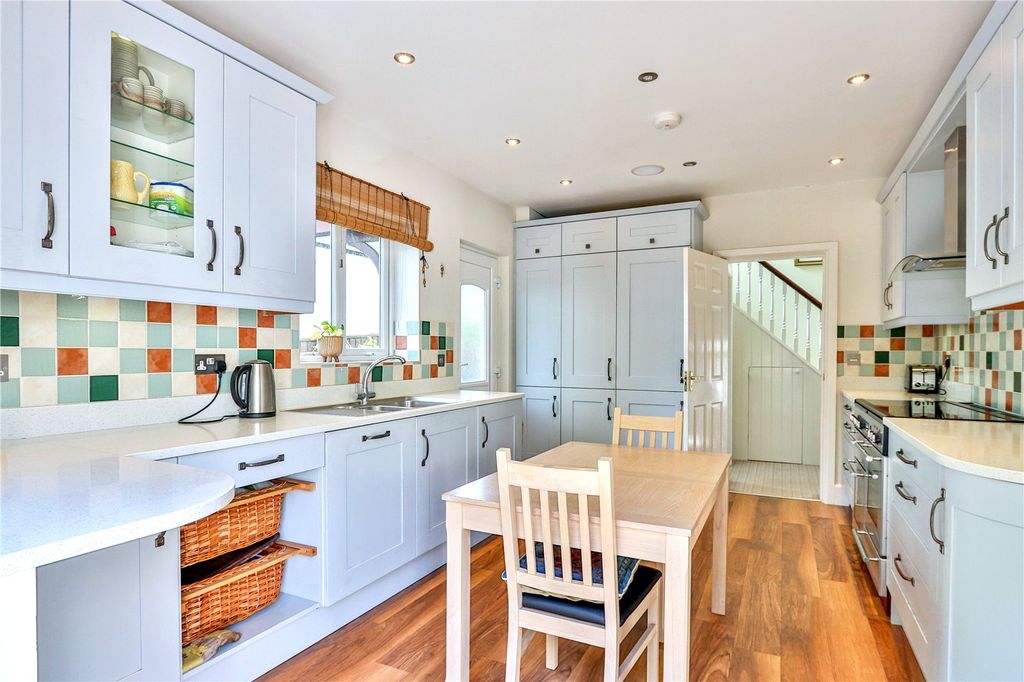 Property photo 3 of 21 Kitchen