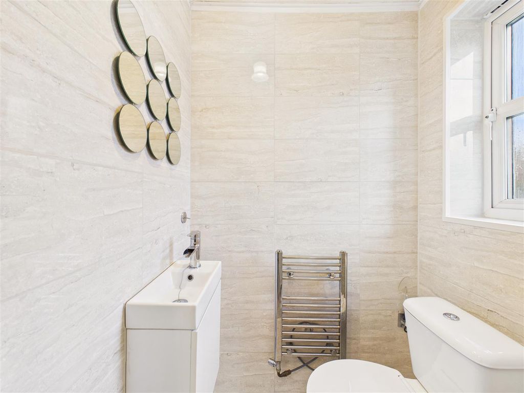 Property photo 3 of 14 Cam05193G0-Pr0085-Still001.Jpg