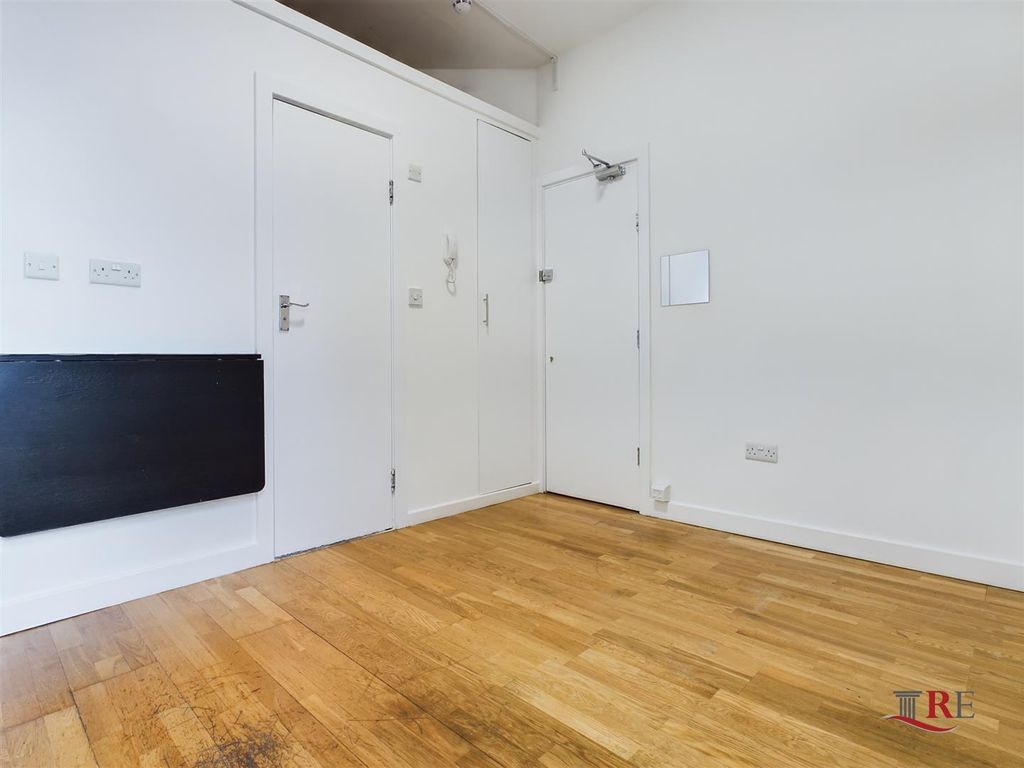 Property photo 3 of 5 Cam02489G0-Pr0126-Still003.Jpg