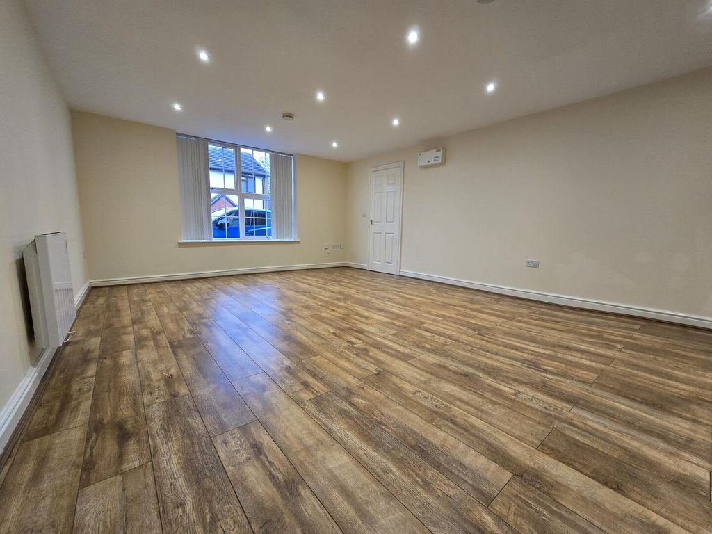 Property photo 2 of 5 Living Room