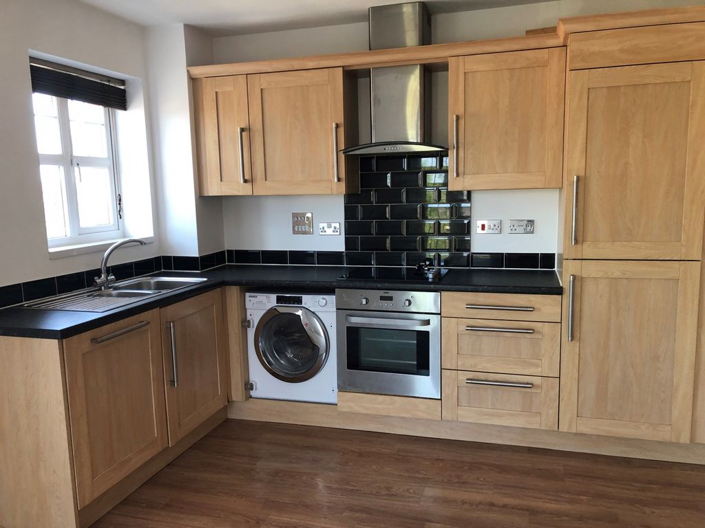 Property photo 2 of 6 Kitchen
