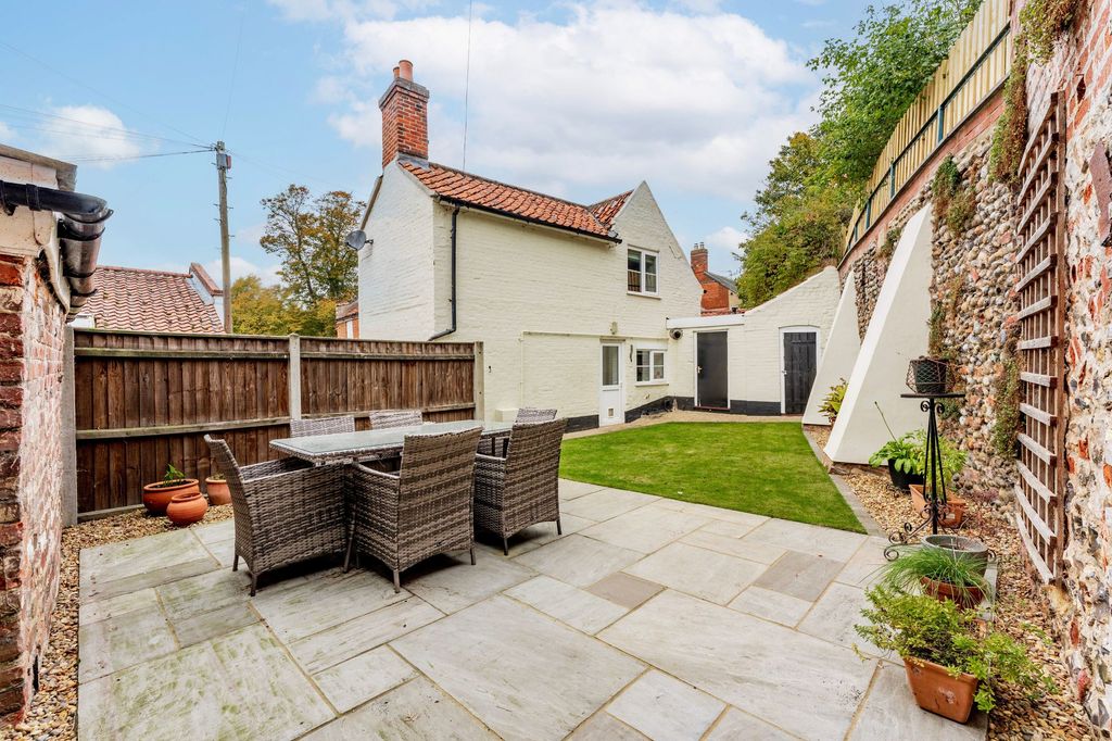 Property photo 1 of 19