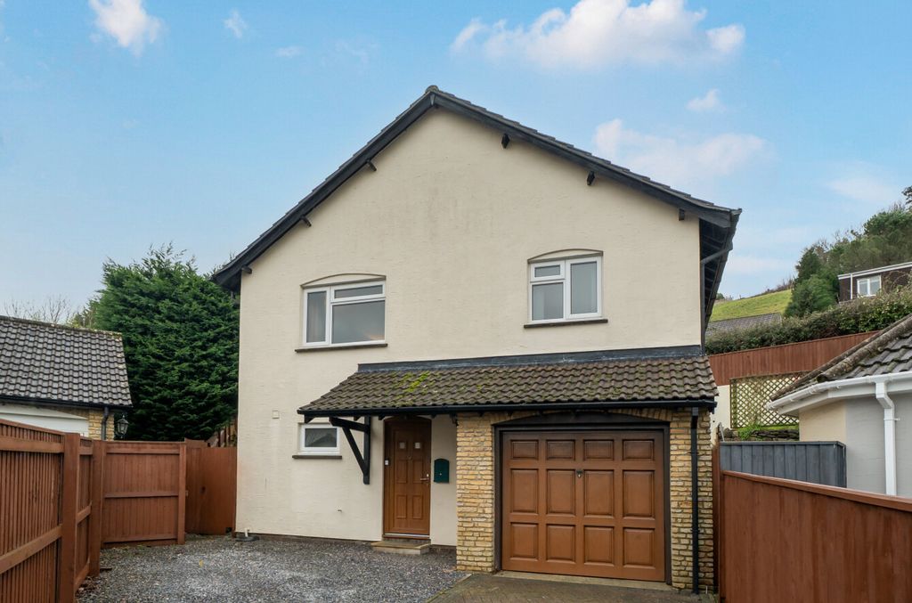 Property photo 1 of 22 1380555-20-693822...