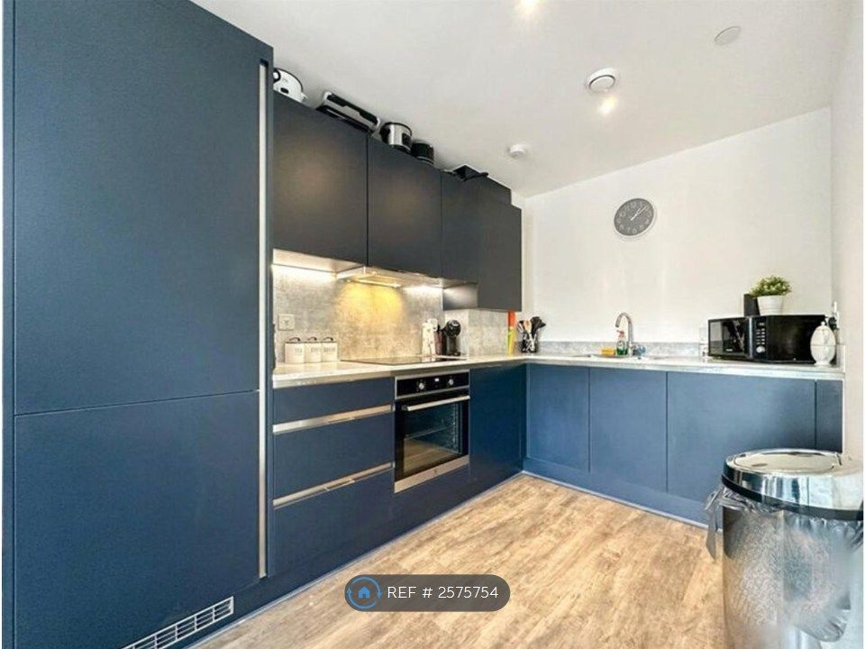 Property photo 2 of 12 Kitchen