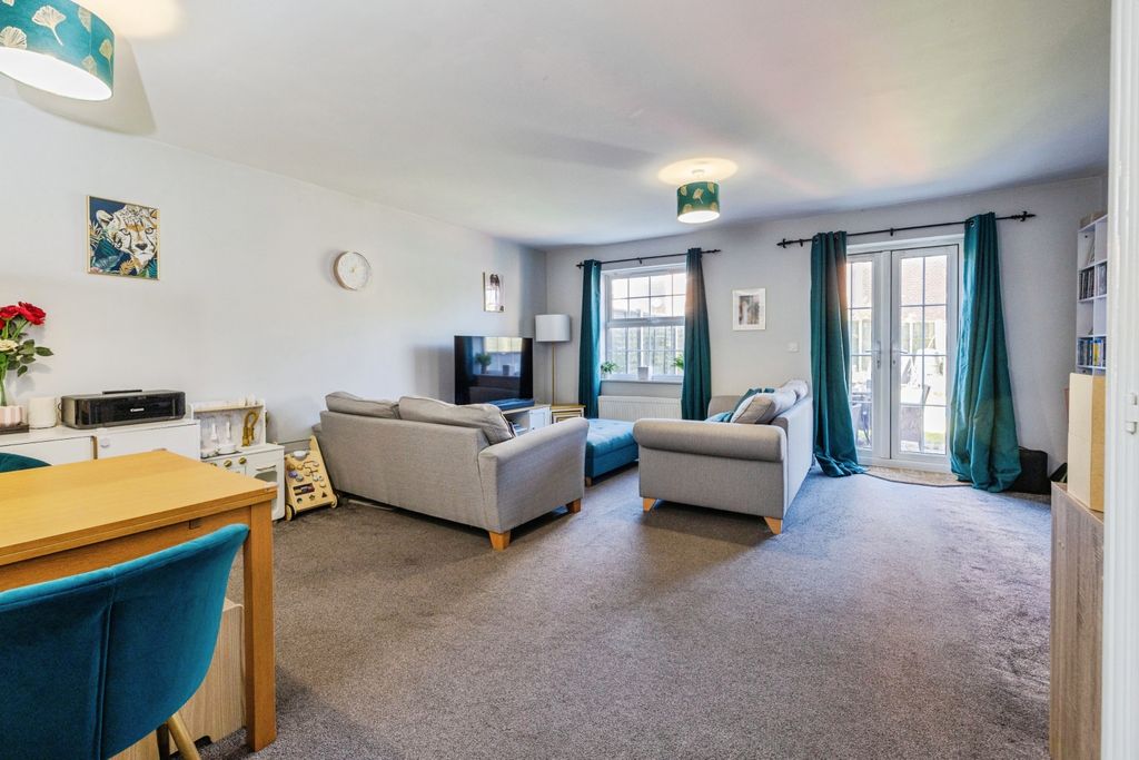 Property photo 2 of 16