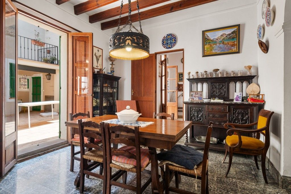 Property photo 2 of 17 Dining