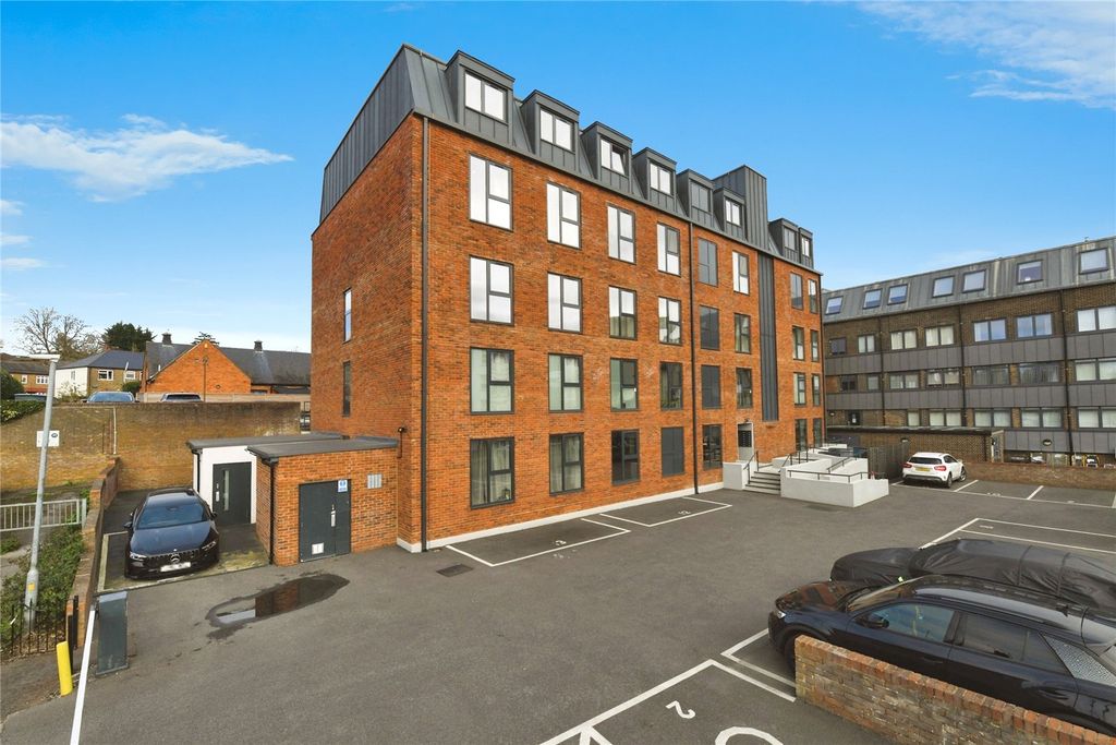 Property photo 1 of 21 External