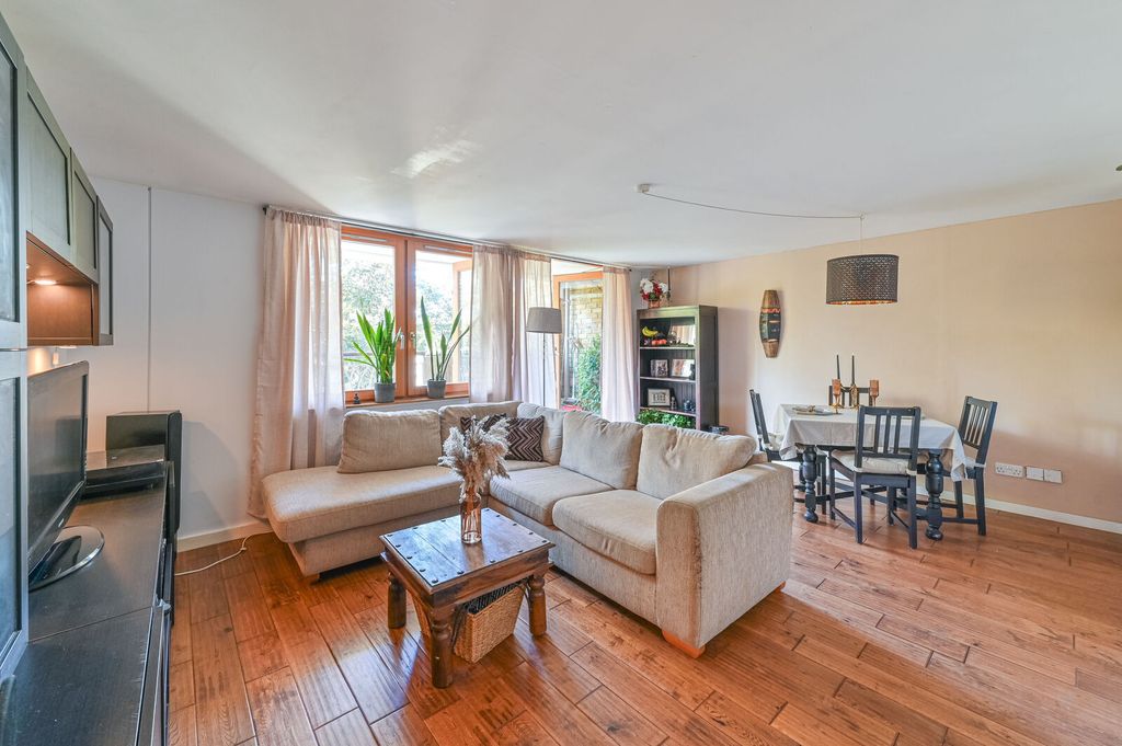 Property photo 2 of 19