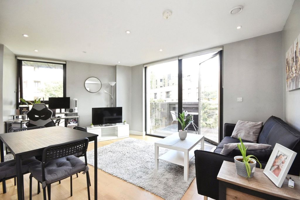 Property photo 2 of 13 Open Plan