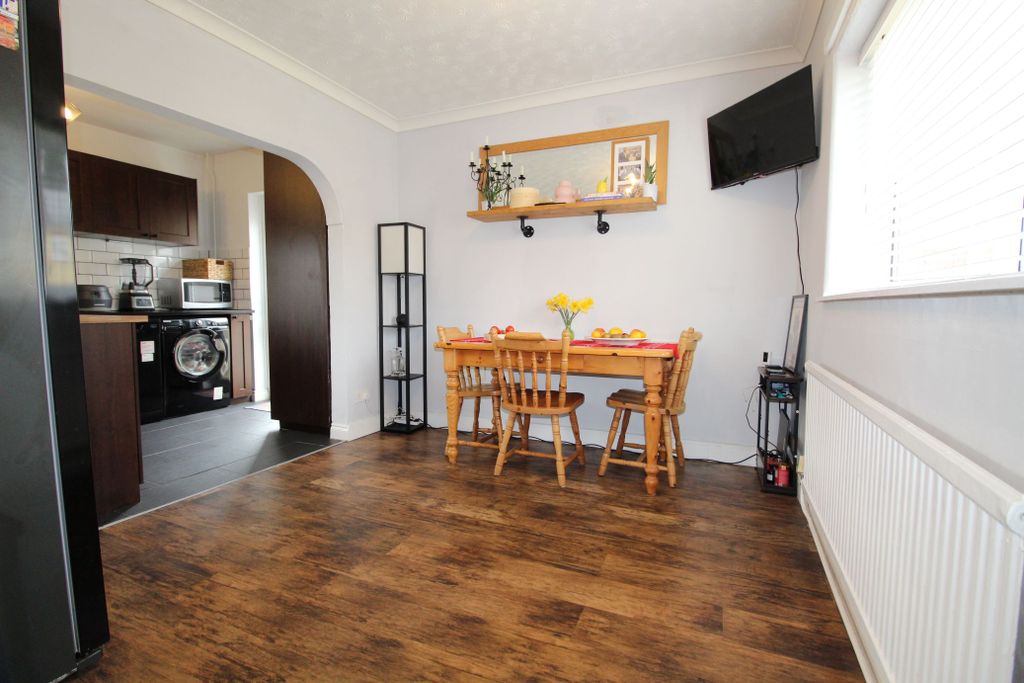 Property photo 3 of 15 Dining Room