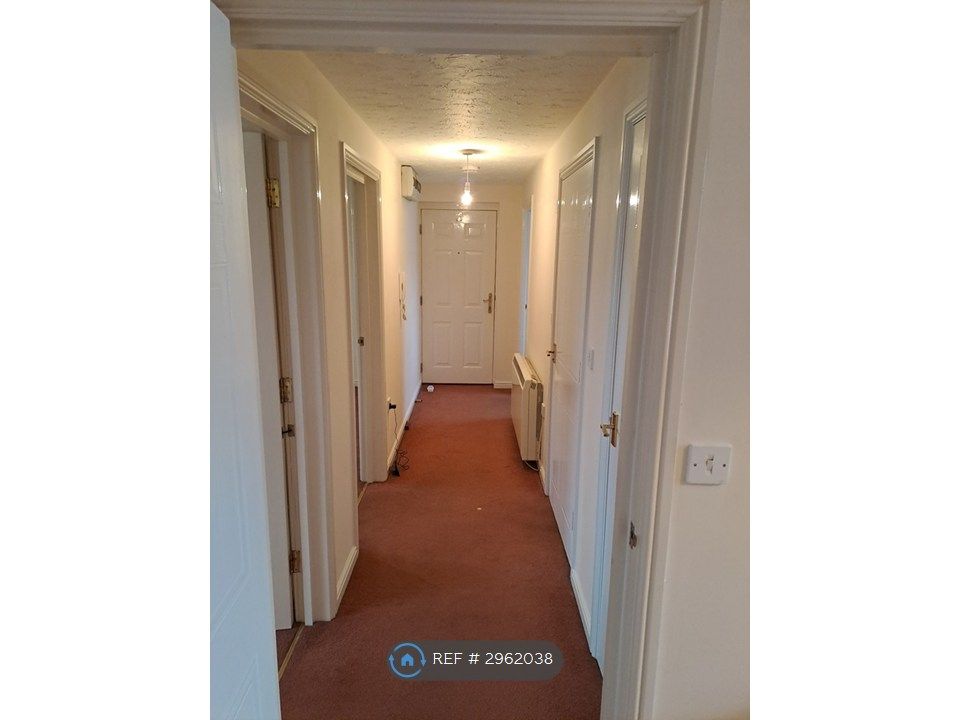 Property photo 3 of 23 Corridor
