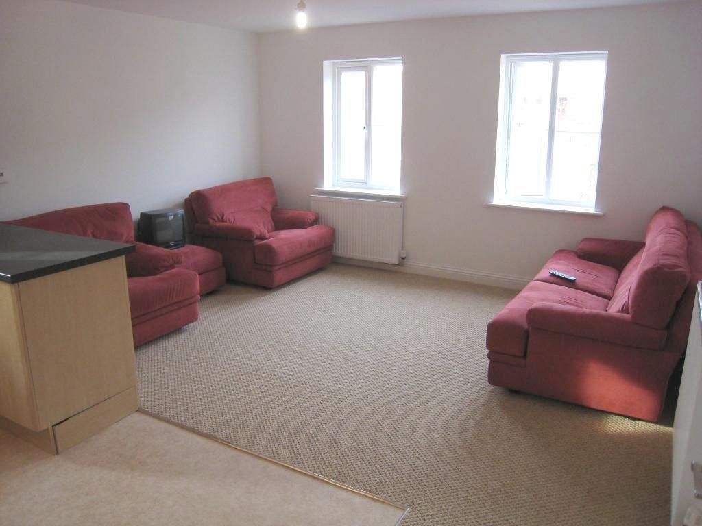 Property photo 2 of 8 Living Room