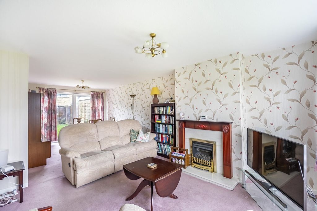 Property photo 2 of 12 Living Room