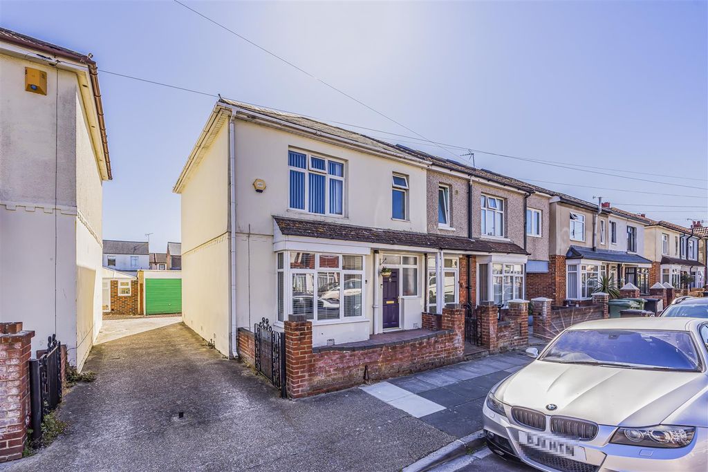 Property photo 1 of 18 73 Kimbolton Road, Baffins-Porticomarketing-Soldby