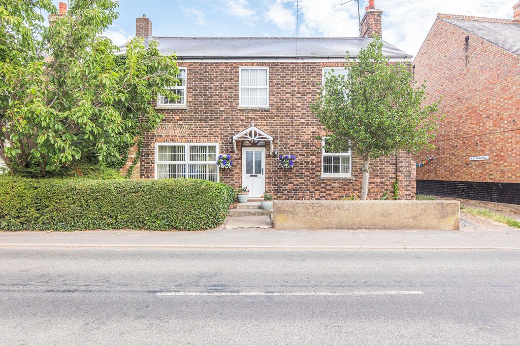 Property photo 1 of 23