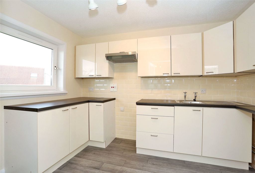 Property photo 2 of 8 Photo 2