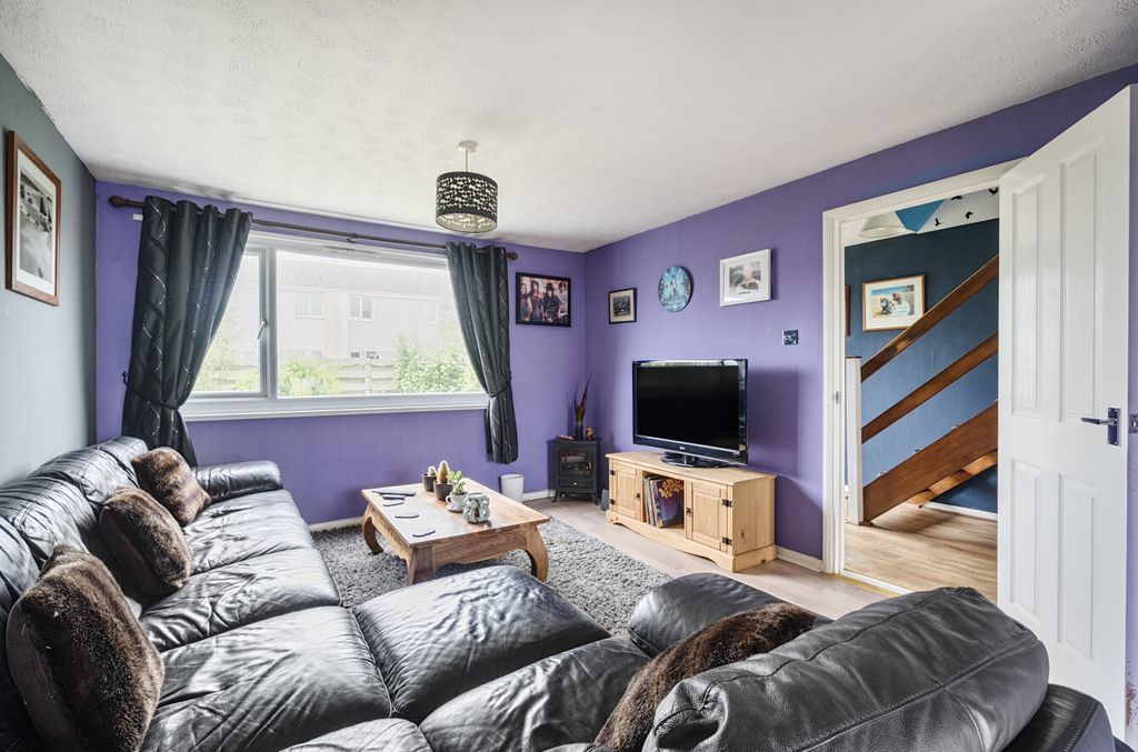 Property photo 3 of 9 Lounge