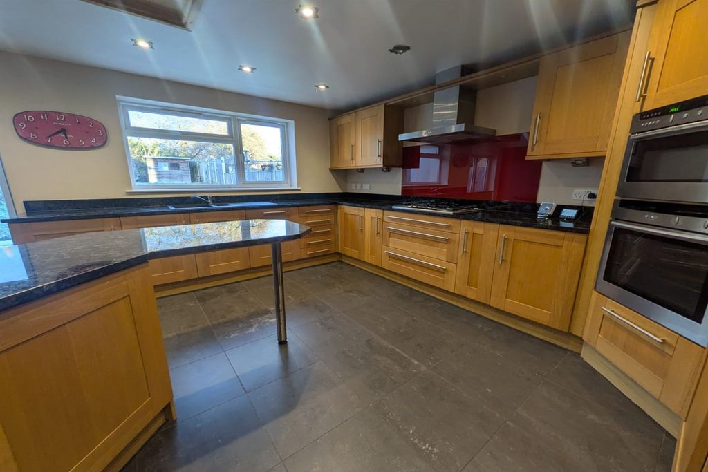 Property photo 1 of 15 (Main)