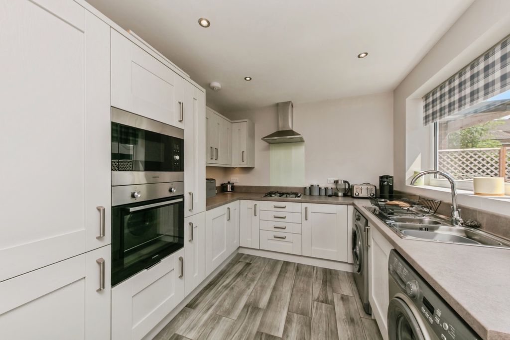 Property photo 3 of 19 Pbox-Img.Jpg