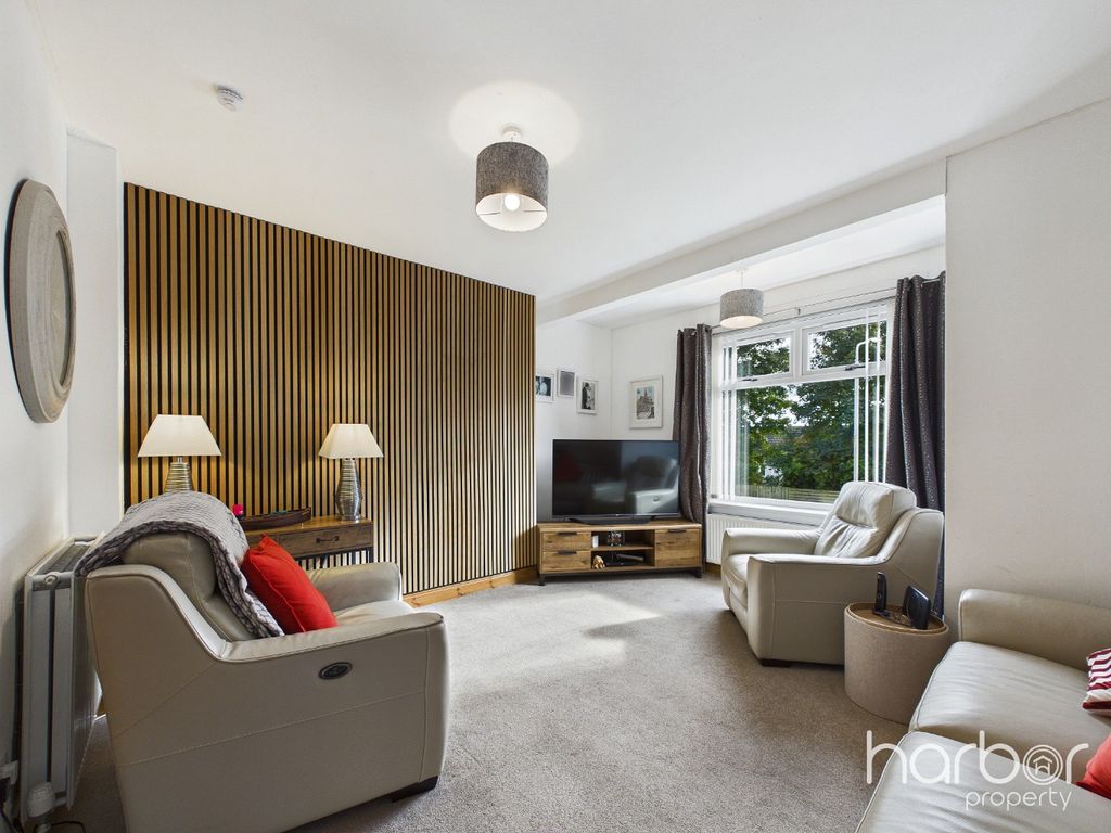 Property photo 2 of 12 5531833