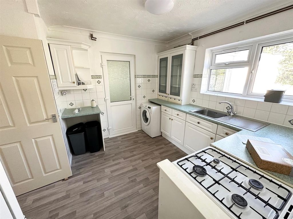 Property photo 3 of 21 Kitch.Jpg