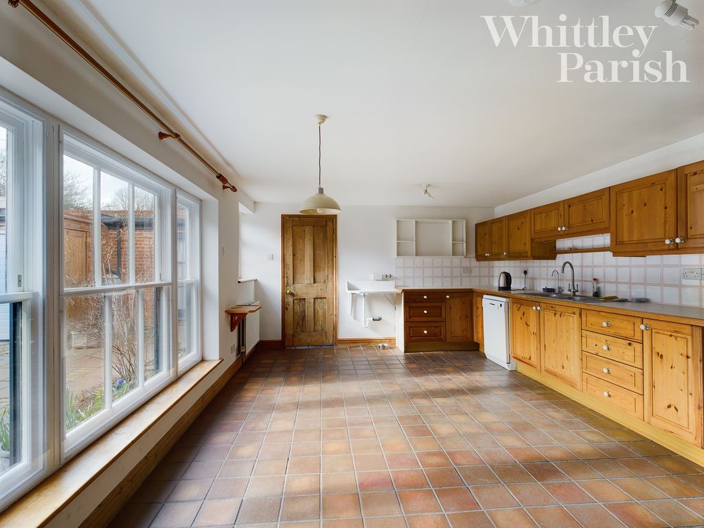 Property photo 2 of 21