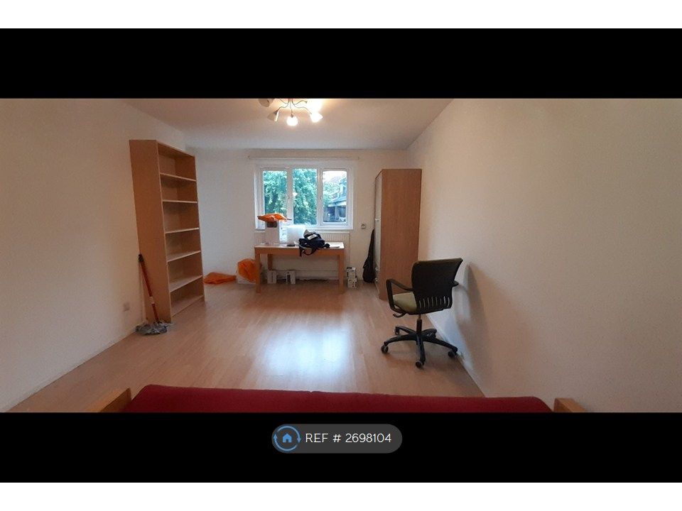 Property photo 3 of 23 Living Room