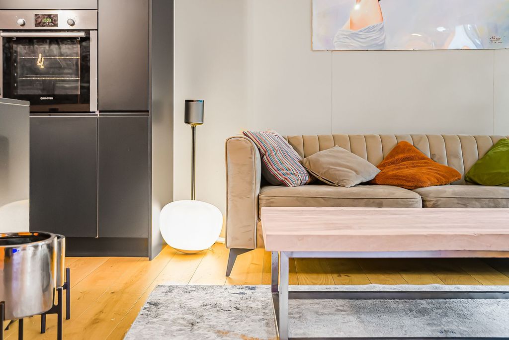 Property photo 2 of 47