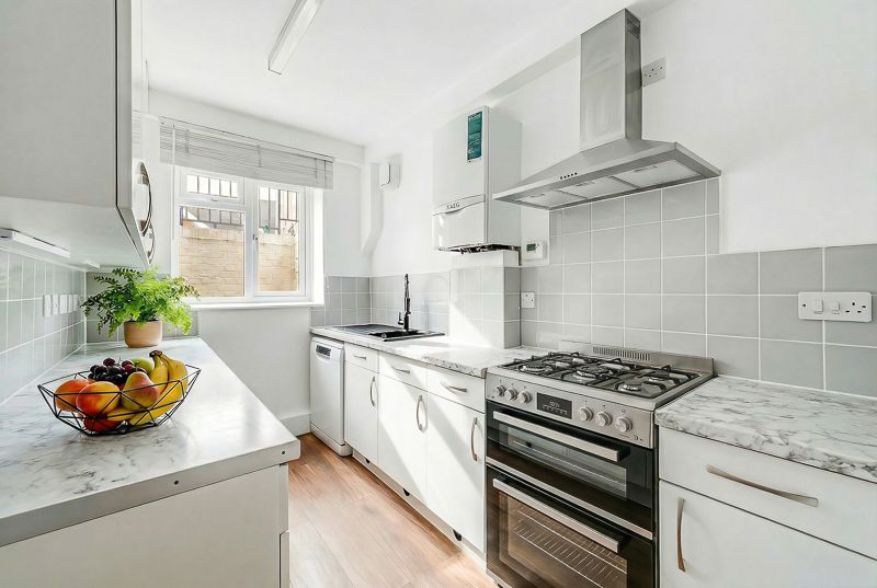 Property photo 3 of 7 6A Boston Manor Road-4v