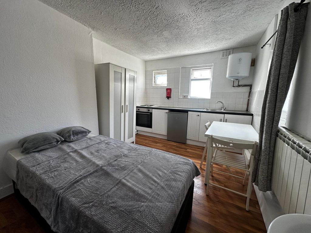 Property photo 1 of 4