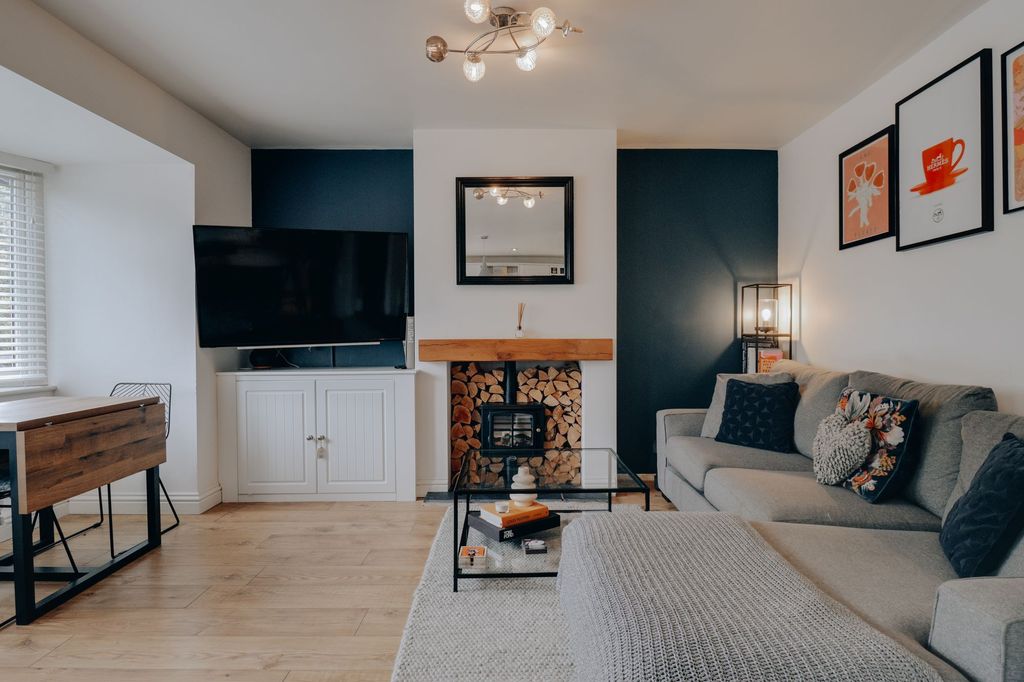 Property photo 3 of 8 Open-Plan Living Area #2