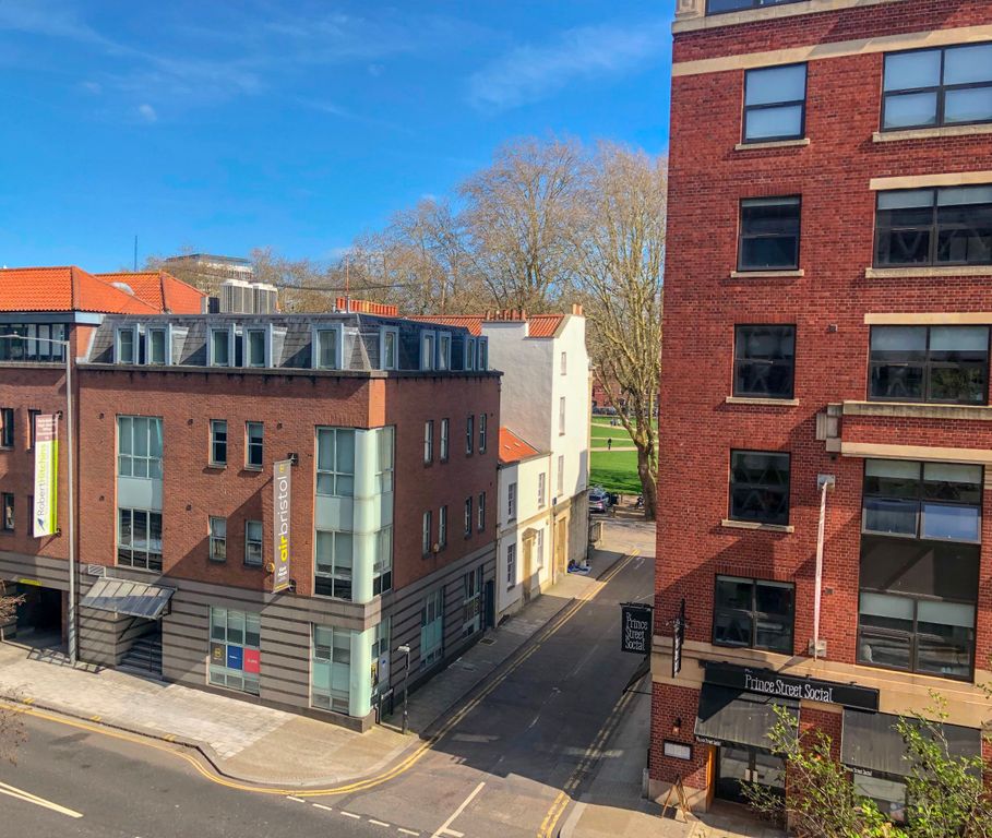 Property photo 2 of 11