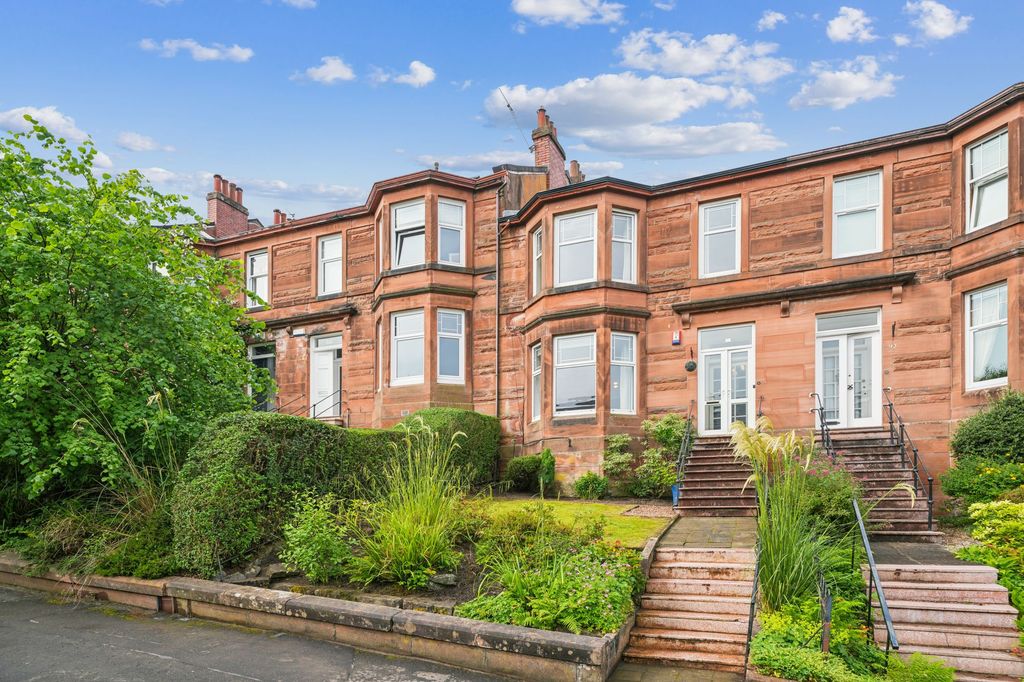 Property photo 1 of 33