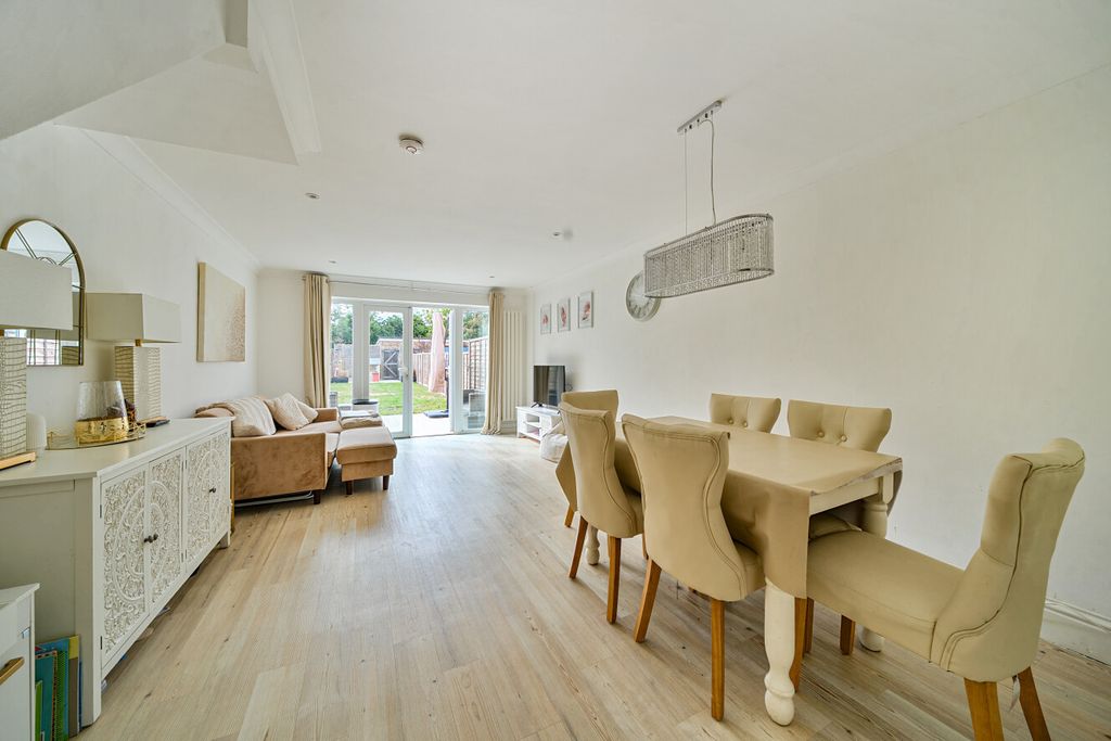 Property photo 2 of 14 1521542-12-6Aaa67...