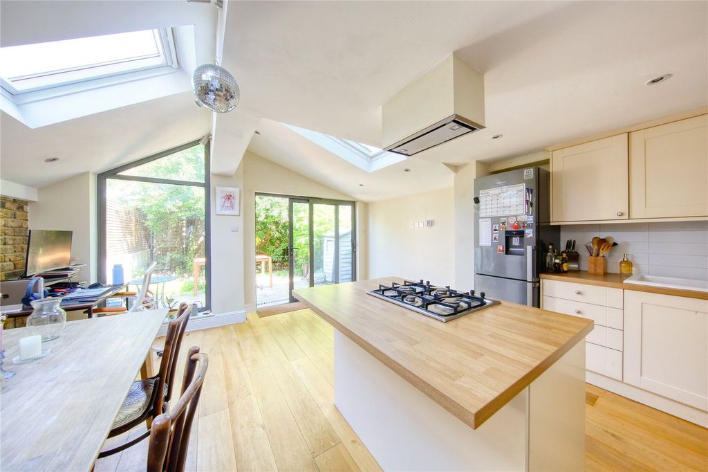 Property photo 1 of 11 Picture No. 23