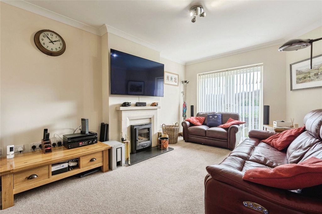 Property photo 3 of 28 Picture No. 30