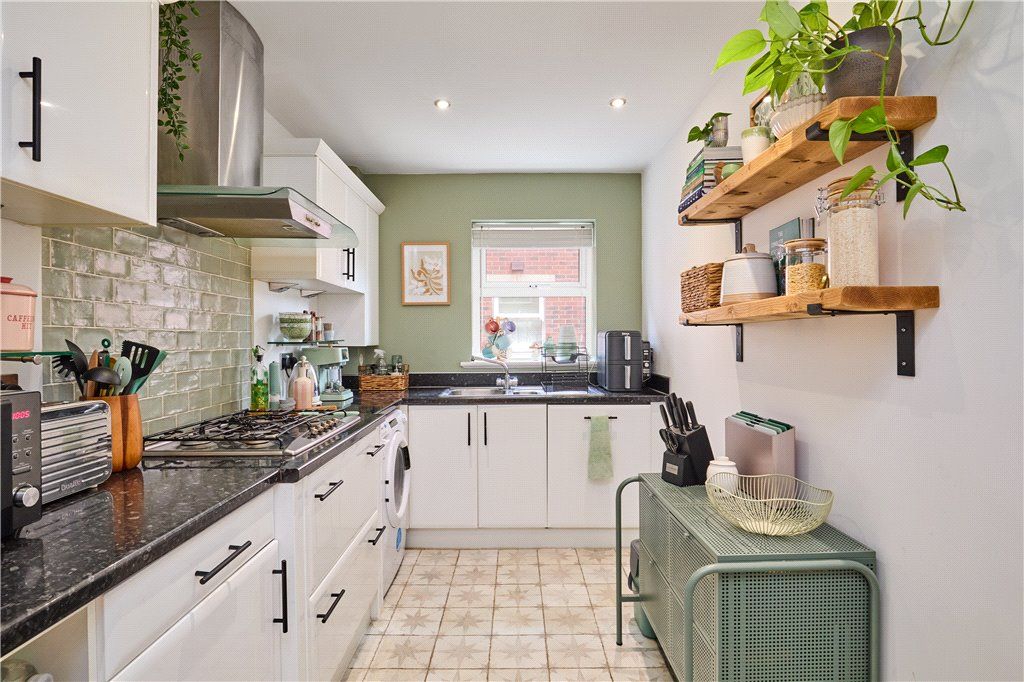 Property photo 3 of 22 Kitchen