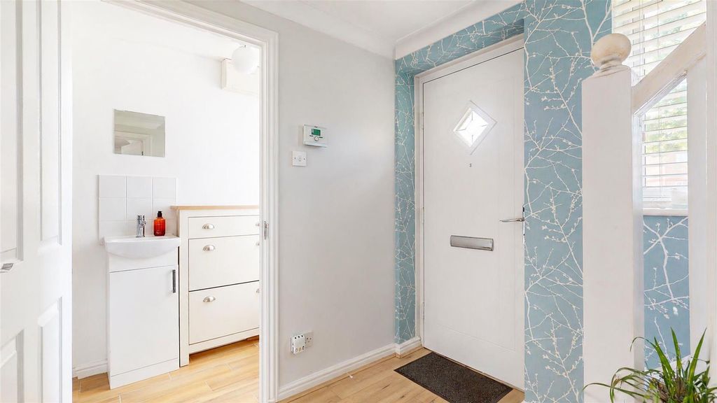 Property photo 2 of 19 5C200Be9-2D8D-4Ed5-8A27-C4B3Cfb4F57C.Png