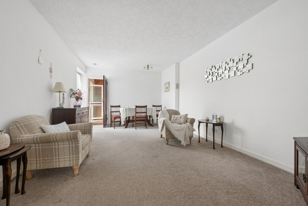 Property photo 3 of 30 5323823