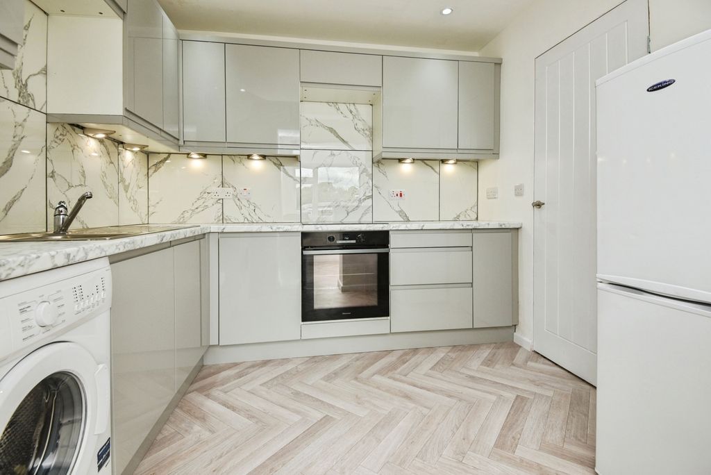 Property photo 2 of 18 Pbox-Img.Jpg