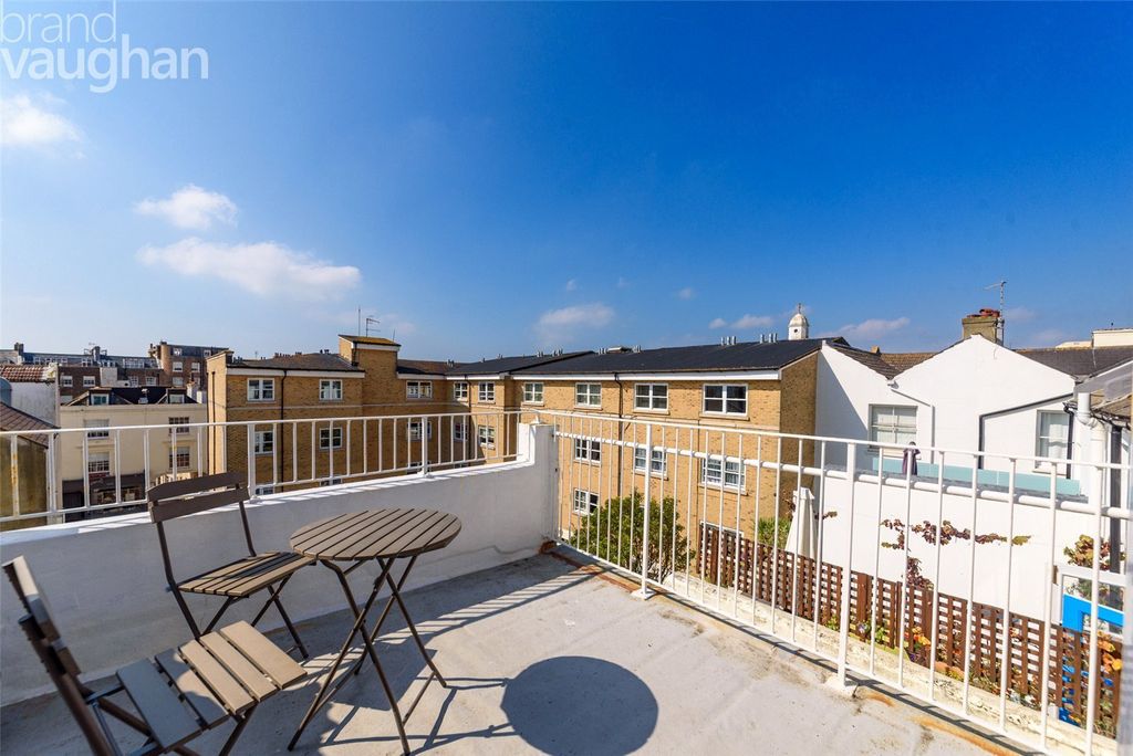 Property photo 2 of 12 Picture No. 02