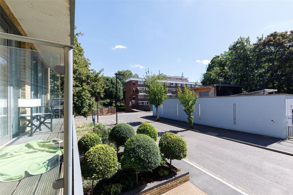 Property photo 3 of 11