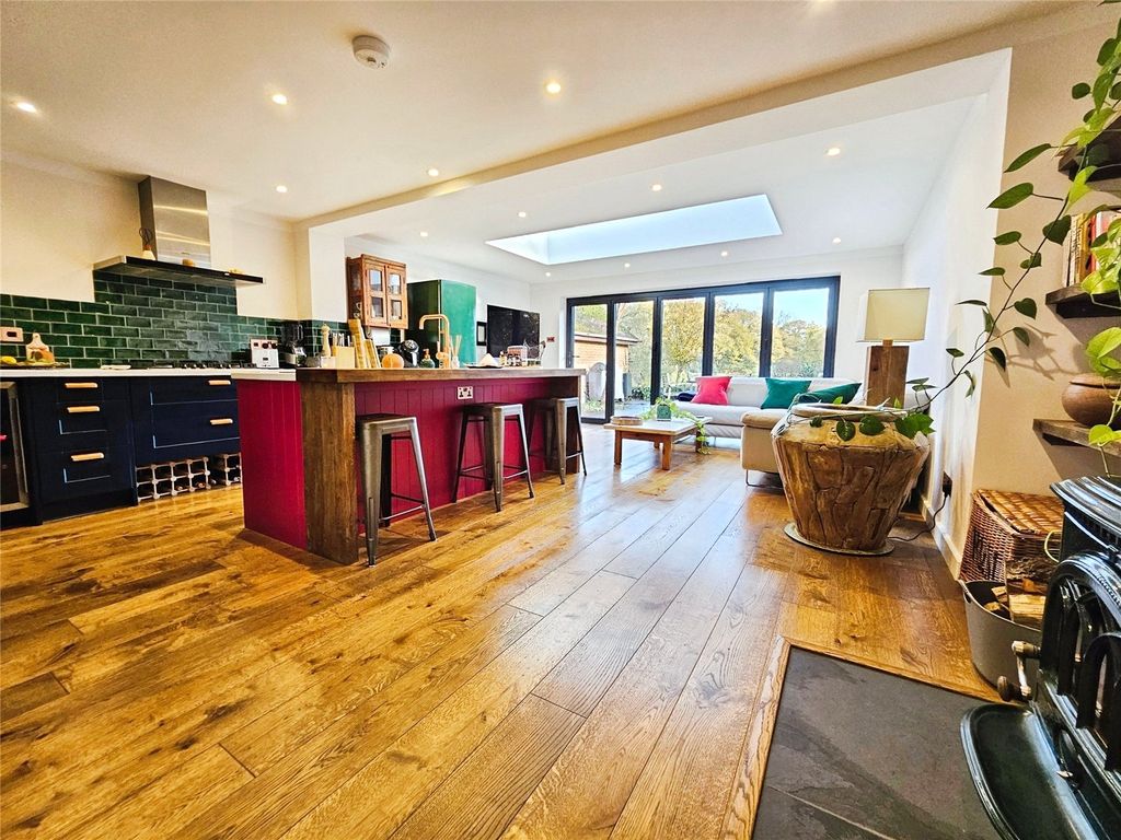 Property photo 1 of 43 Kitchen/Living