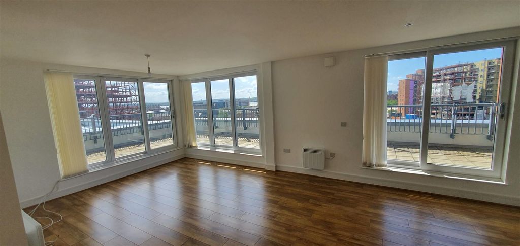 Property photo 2 of 9 Open Plan Lounge