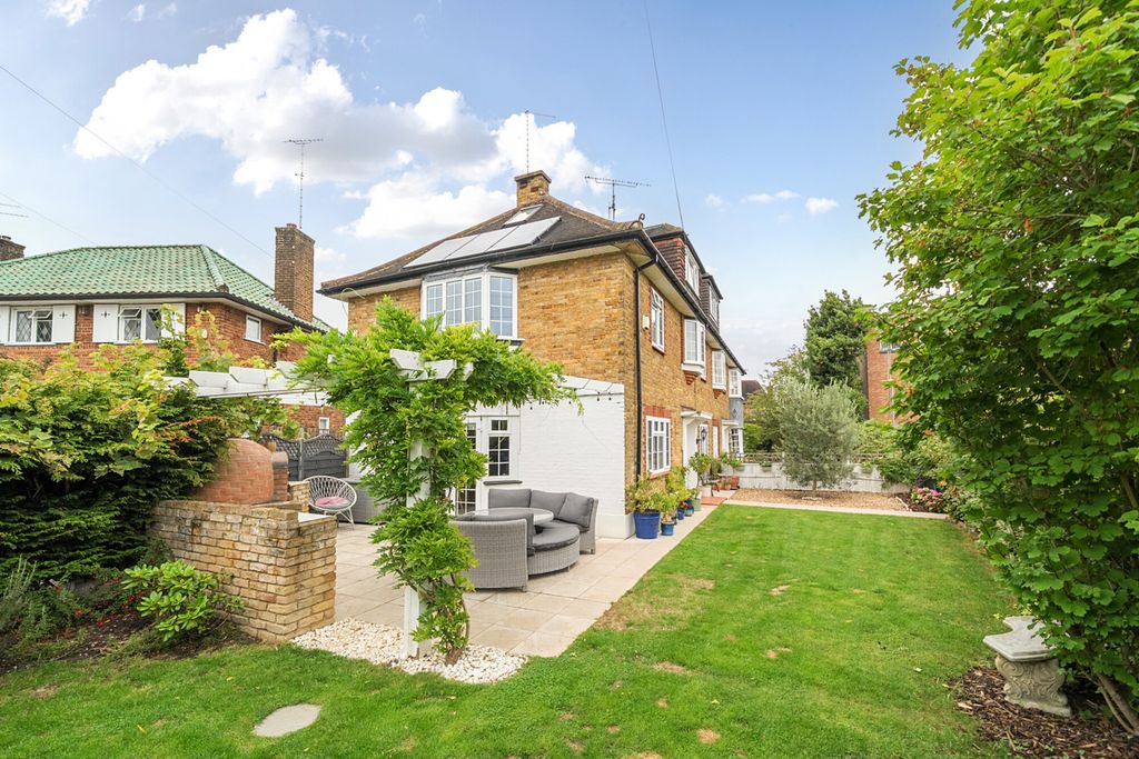 Property photo 1 of 20 1333335-7-6890c06...