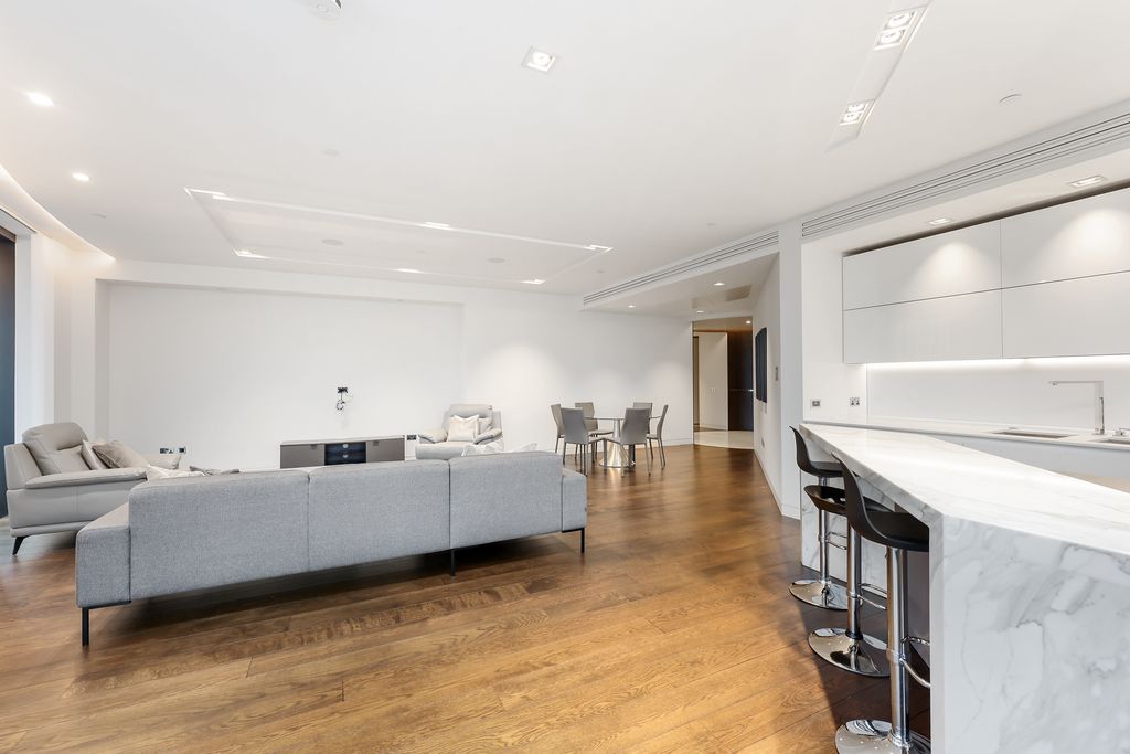 Property photo 3 of 40