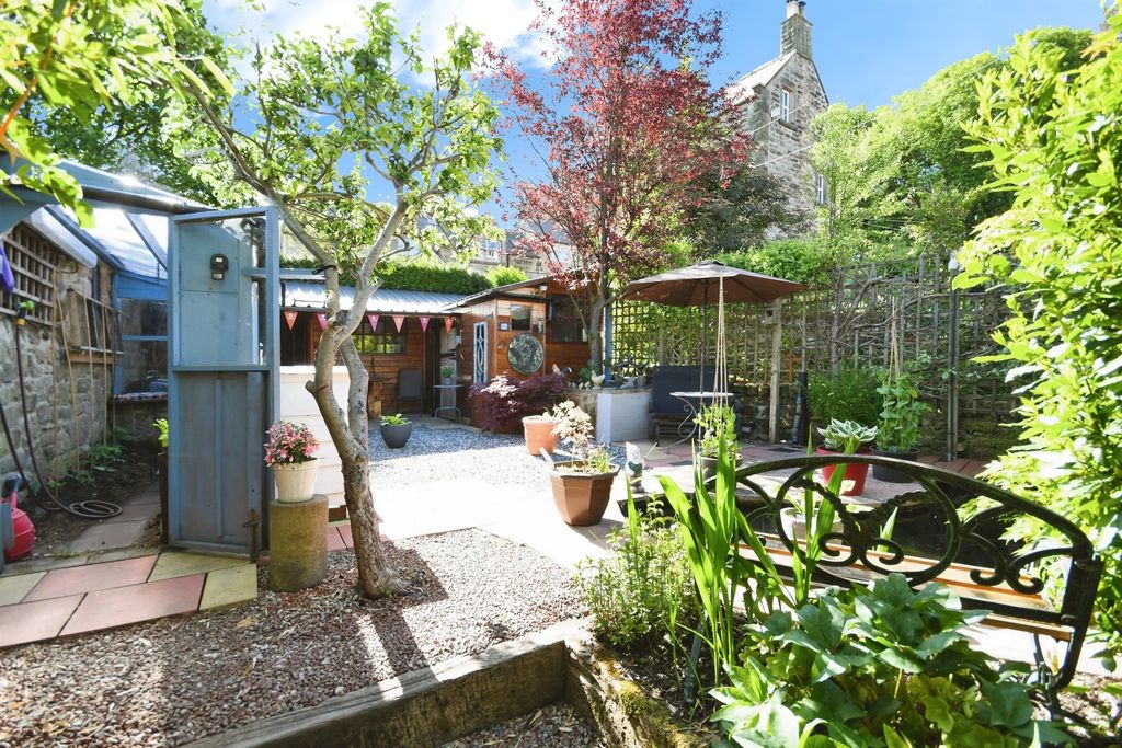 Property photo 1 of 31