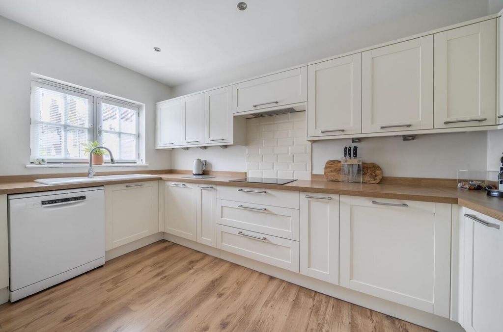 Property photo 2 of 25 1341512-14-68A47d99c12E2.Jpg